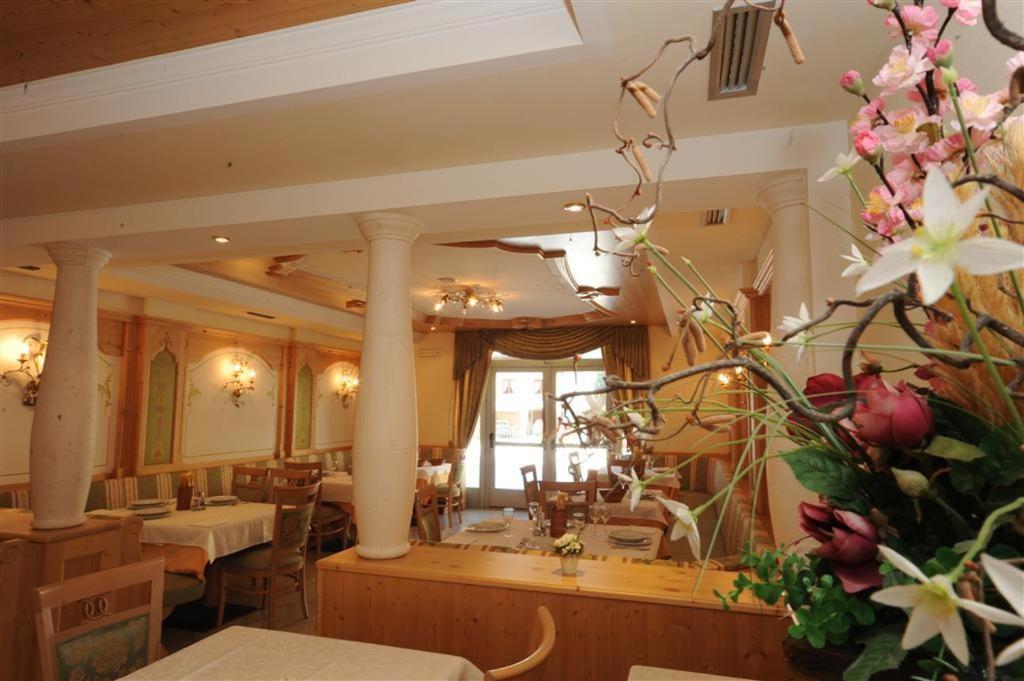 פינזולו Hotel Canada מראה חיצוני תמונה