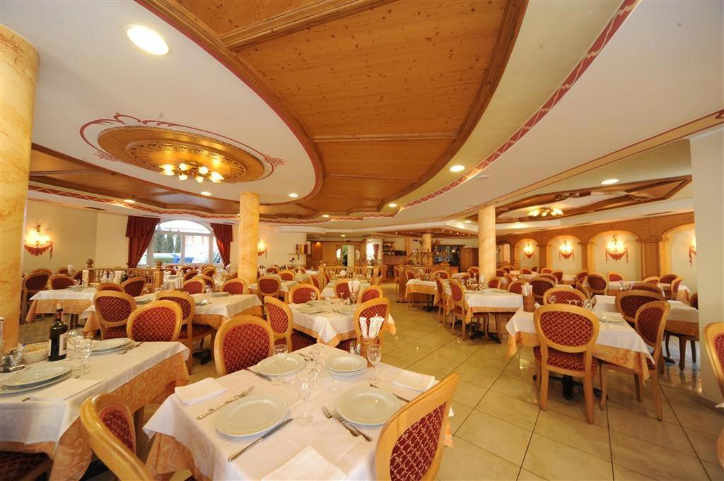 פינזולו Hotel Canada מראה חיצוני תמונה