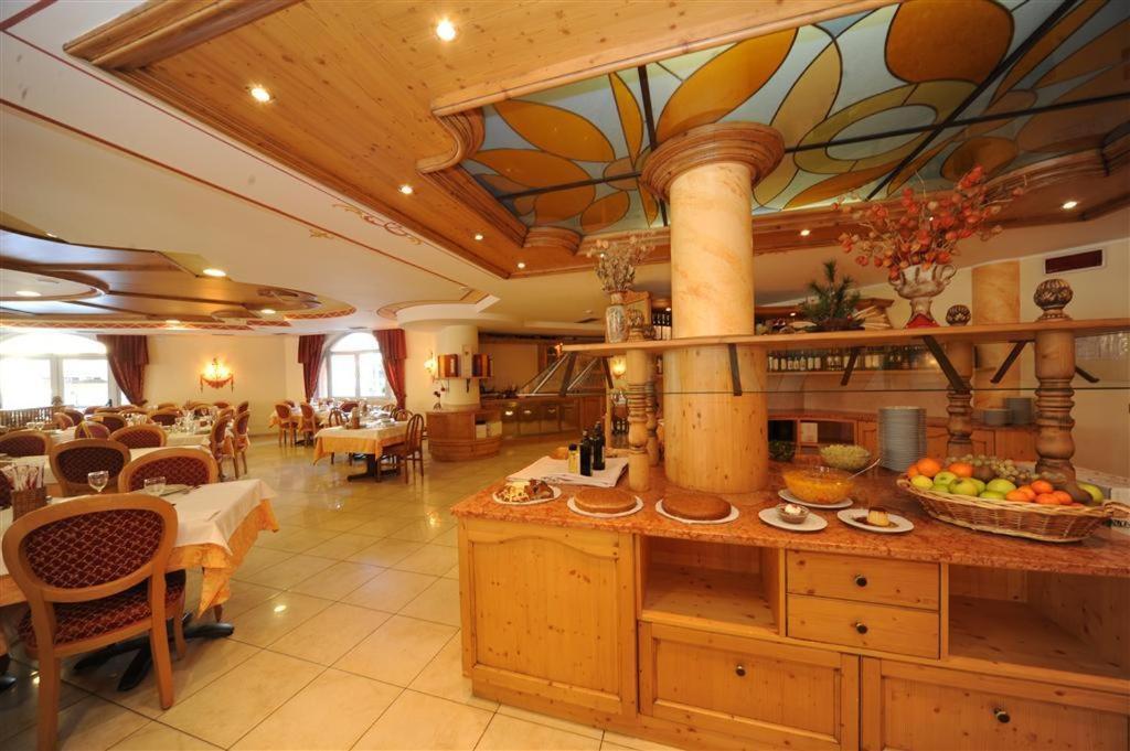 פינזולו Hotel Canada מראה חיצוני תמונה