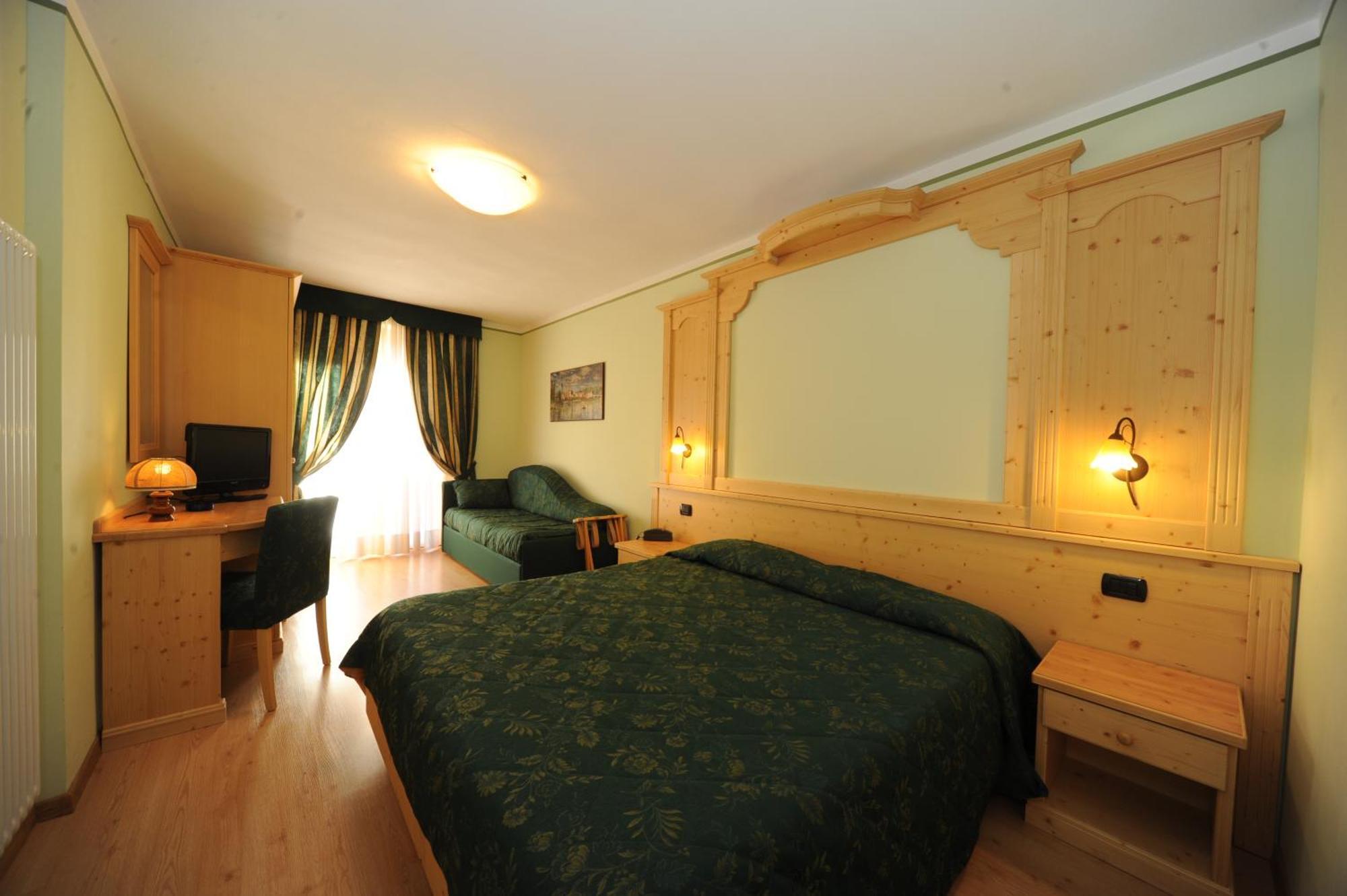 פינזולו Hotel Canada מראה חיצוני תמונה