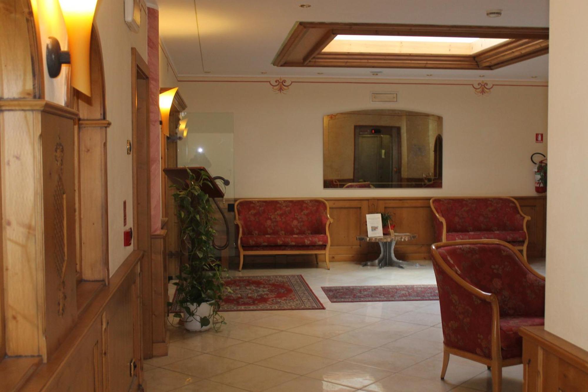 פינזולו Hotel Canada מראה חיצוני תמונה