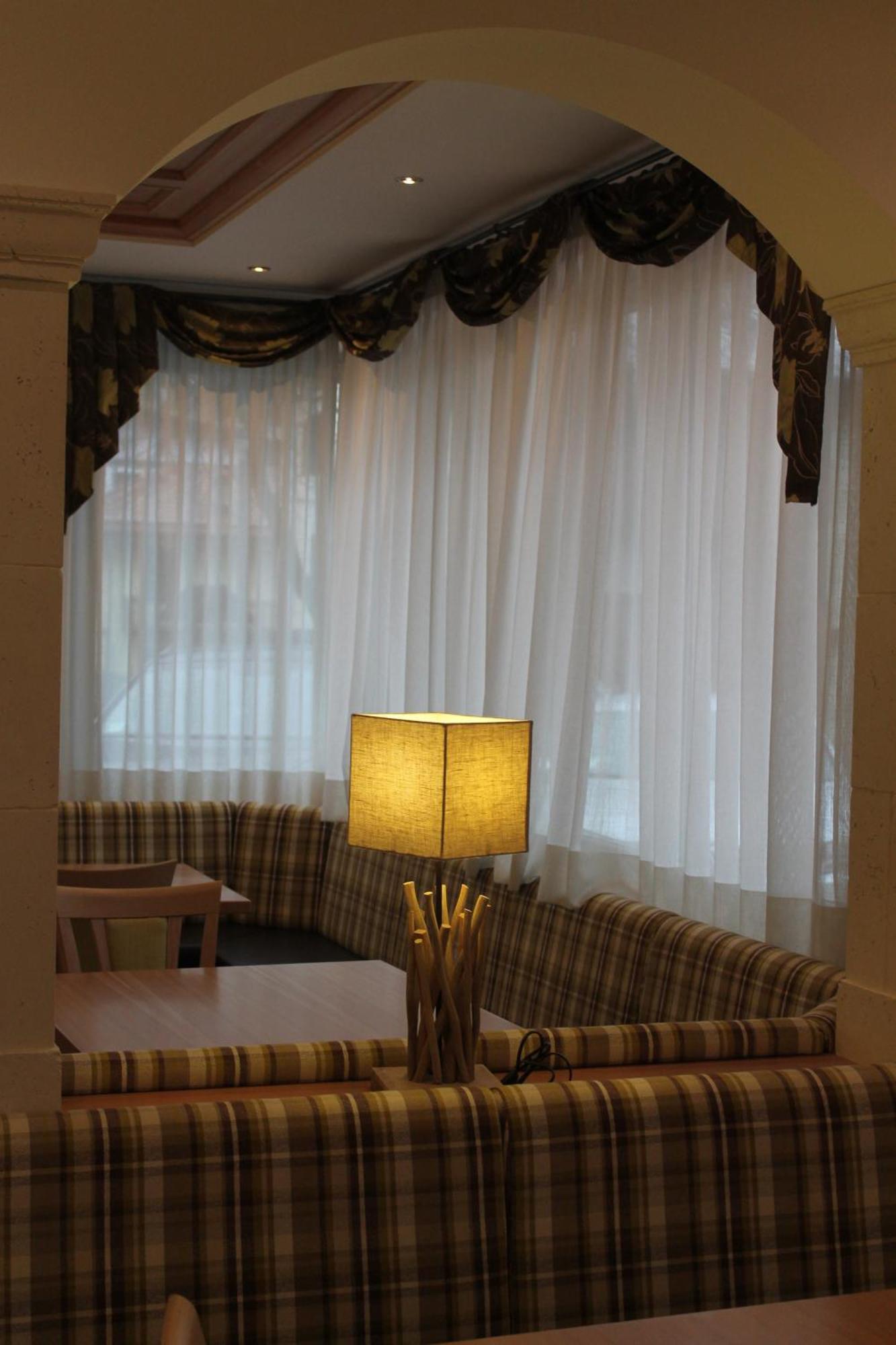 פינזולו Hotel Canada מראה חיצוני תמונה