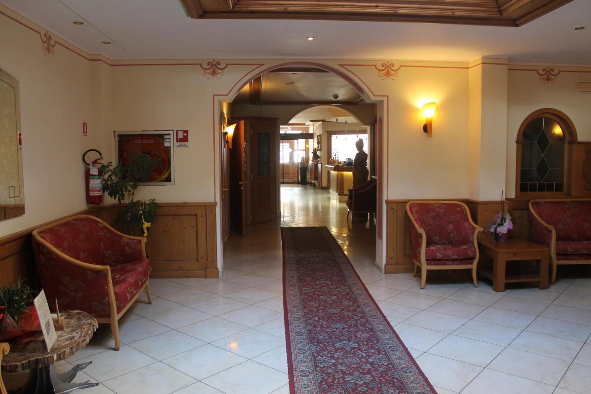 פינזולו Hotel Canada מראה חיצוני תמונה