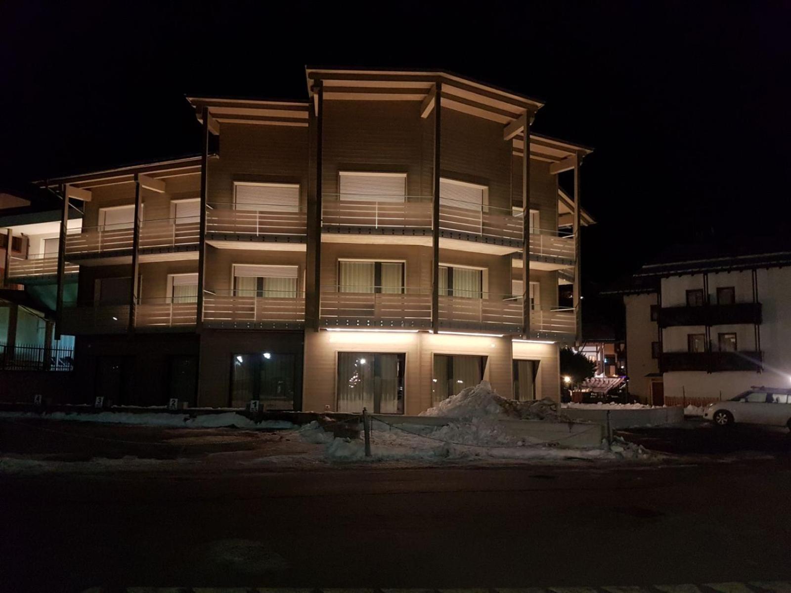 פינזולו Hotel Canada מראה חיצוני תמונה